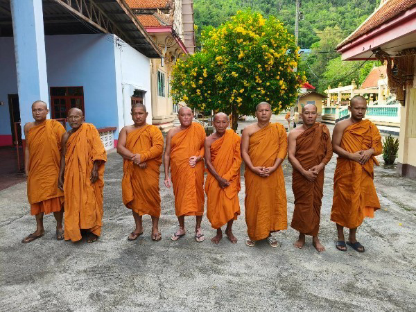 วัดถ้ำมังกรทอง