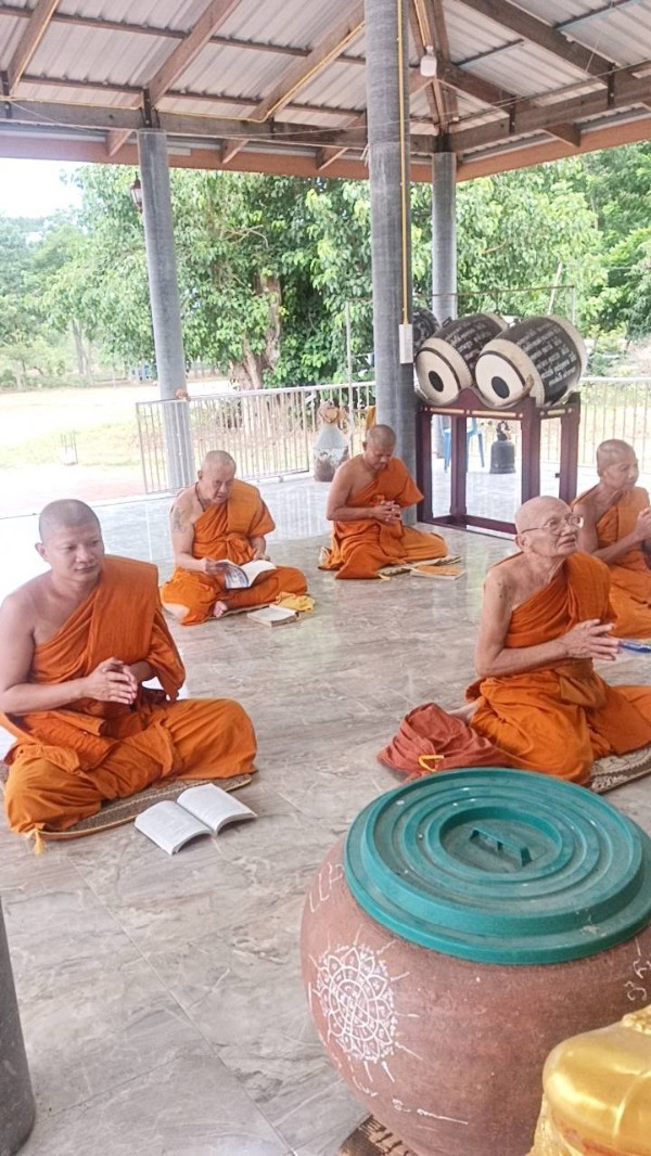 วัดผาแดง