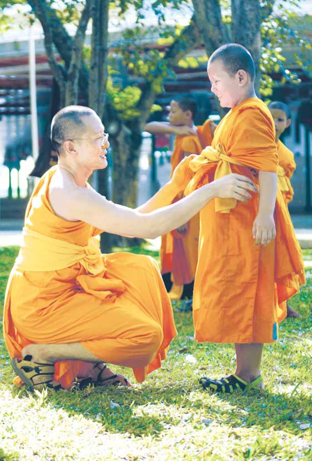 Buddhist Tradition: Monks Assisting Youth ชีวิตสมณะ ผู้เห็นภัยในวัฏสงสาร เล่ม 3 หน้า 41