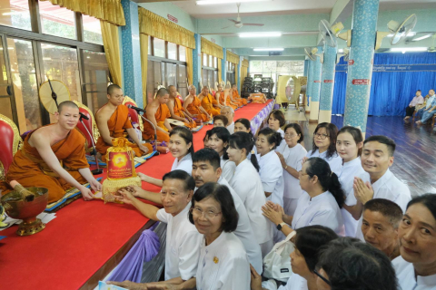 ภาพการถวายปัจจัยวัดสำราญ