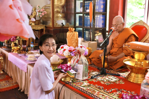 ภาพการถวายปัจจัยวัดดาวคะนอง