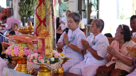 ภาพกล่าวคำถวายกฐินที่พักสงฆ์ใหม่ทรัพย์ราษฎร์บำรุง