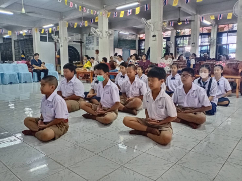 ภาพร่วมพิธีกรรมวัดเนินยาว