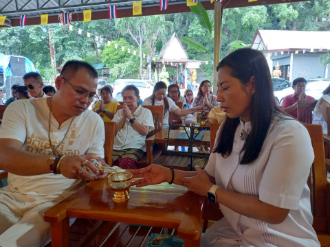 ภาพร่วมพิธีกรรมวัดถ้ำศรีวิไล