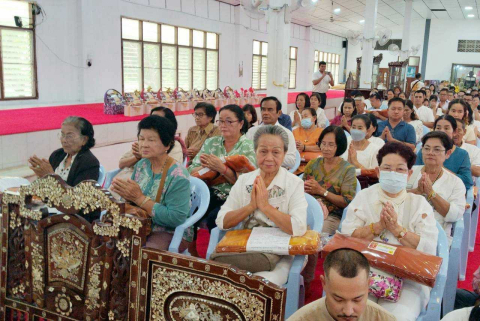 ภาพร่วมพิธีกรรมวัดกลางชูศรีเจริญสุข
