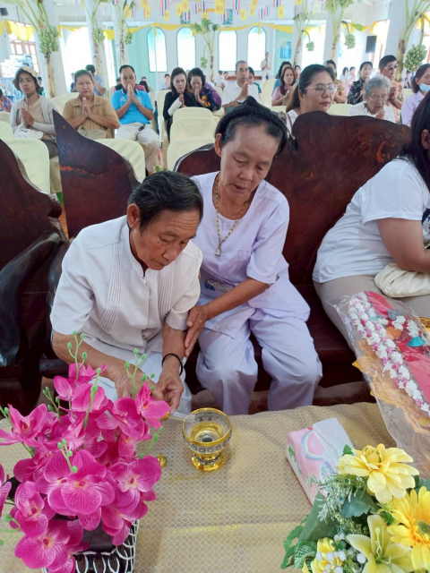 ภาพร่วมพิธีกรรมวัดเขากลิ้ง