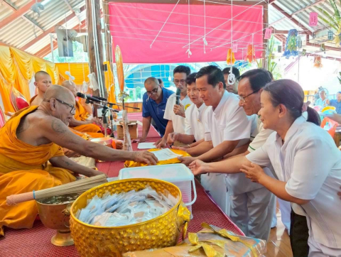 ภาพร่วมพิธีกรรมที่พักสงฆ์ธงทอง