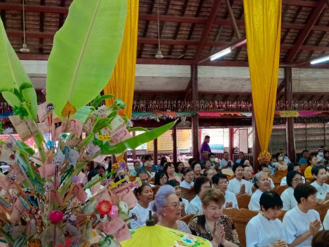 ภาพร่วมพิธีกรรมวัดทุ่งเข็น