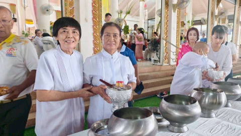 ภาพร่วมพิธีกรรมวัดบ้านกรวด