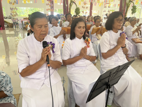 ภาพร่วมพิธีกรรมวัดเนินสามทหาร