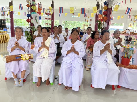 ภาพร่วมพิธีกรรมวัดเนินสามทหาร