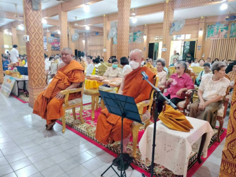 ภาพร่วมพิธีกรรมวัดท่าแดง