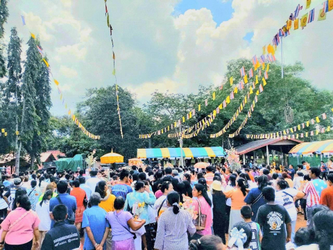 ภาพร่วมพิธีกรรมวัดน้ำคำ