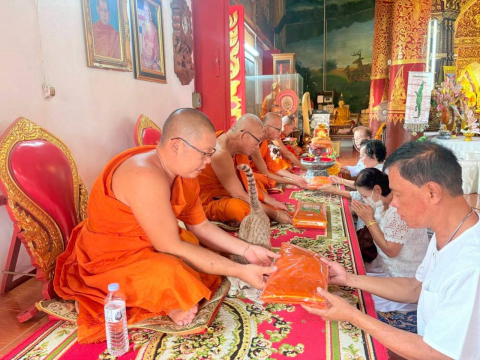 ภาพร่วมพิธีกรรมวัดพระร่วง