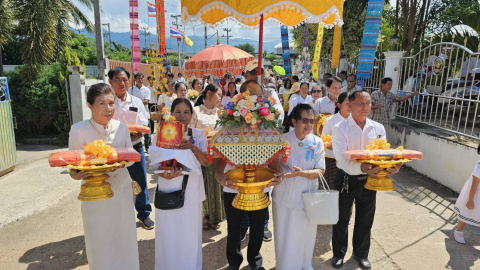 ภาพร่วมขบวนกฐินวัดบ้านทุ่ง