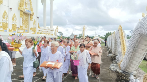 ภาพร่วมพิธีกรรมวัดป่านาจะหลวย