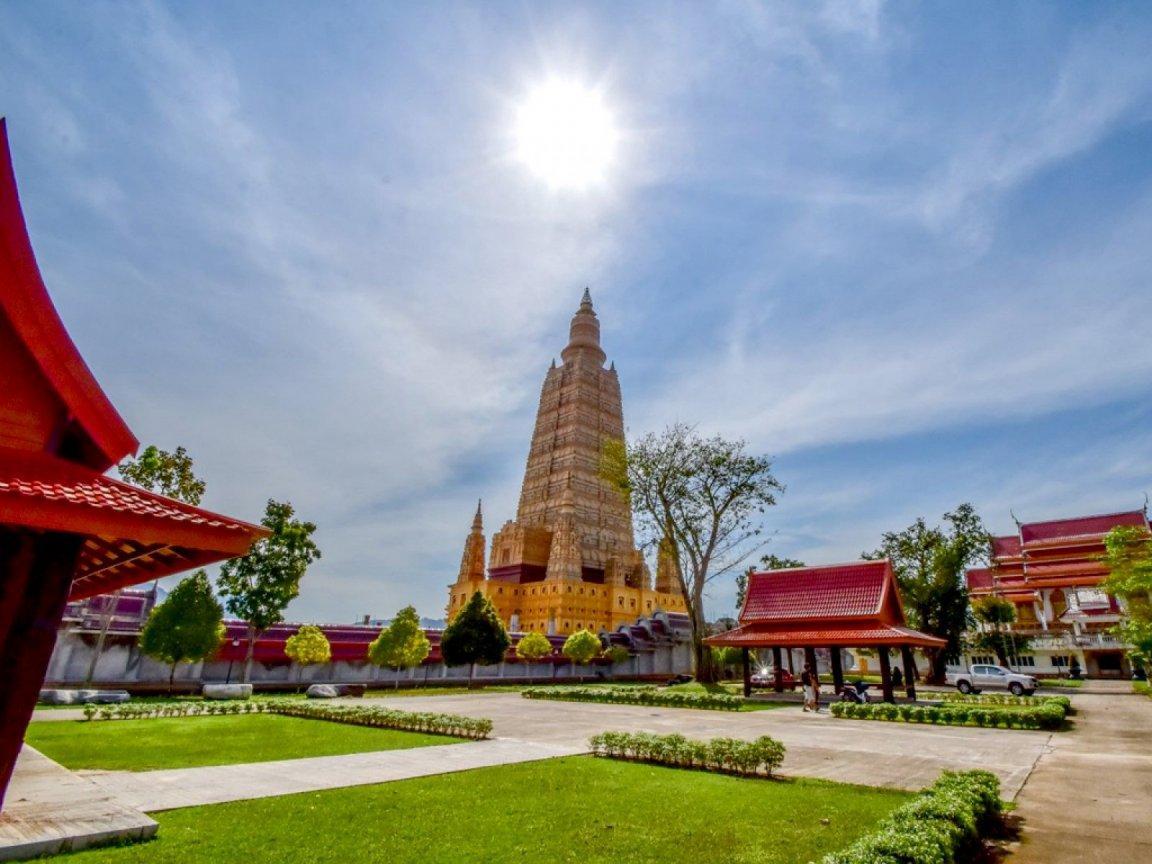 ภาพพื้นหลัง No.11165:รวมภาพศาสนสถานที่ทรงคุณค่าและงดงาม