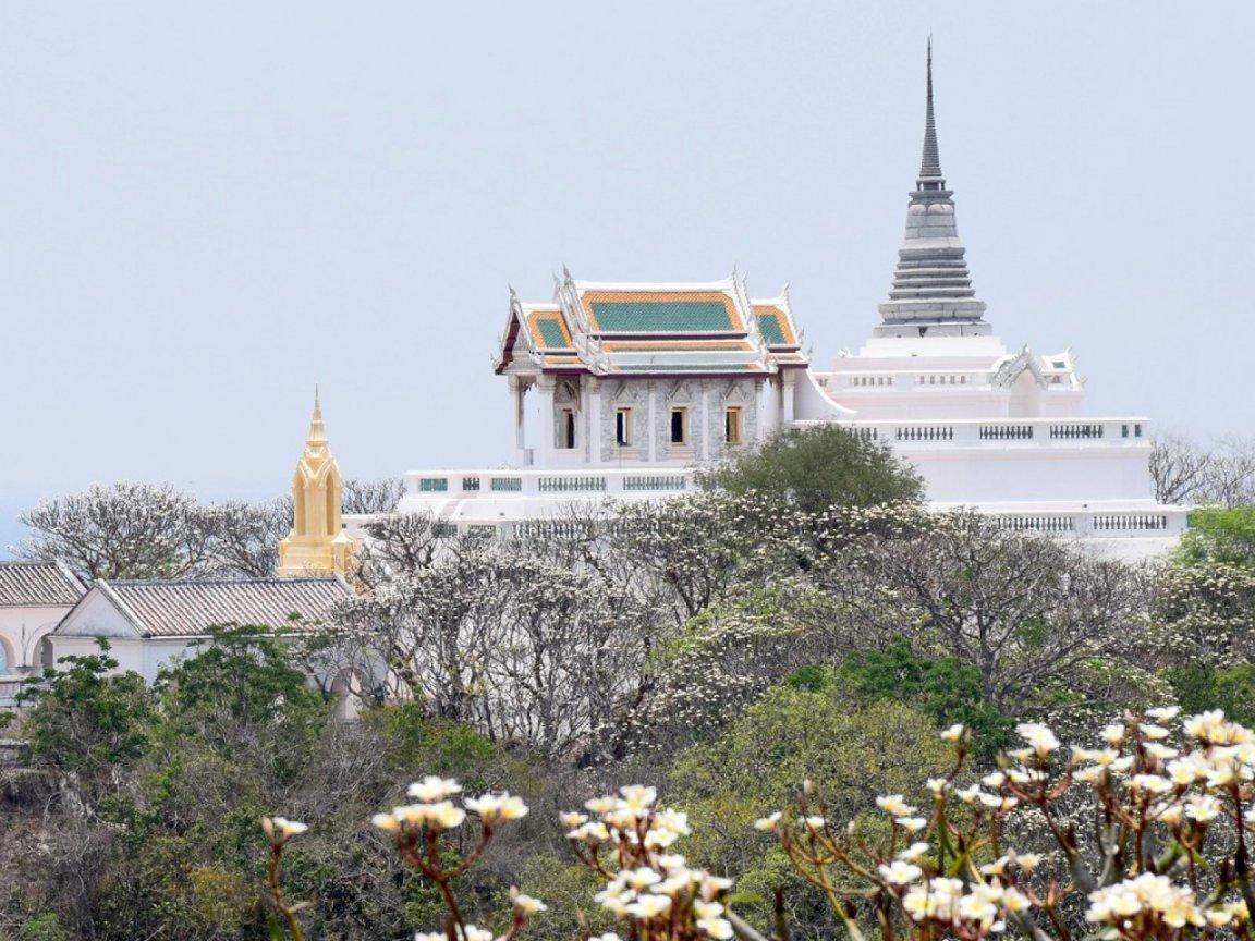 ภาพพื้นหลัง No.11288:รวมภาพศาสนสถานที่ทรงคุณค่าและงดงาม