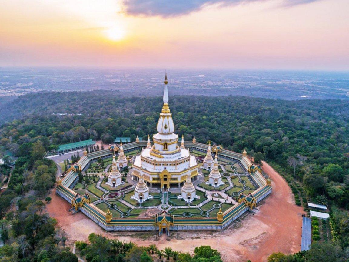ภาพพื้นหลัง No.12522:รวมภาพศาสนสถานที่ทรงคุณค่าและงดงาม