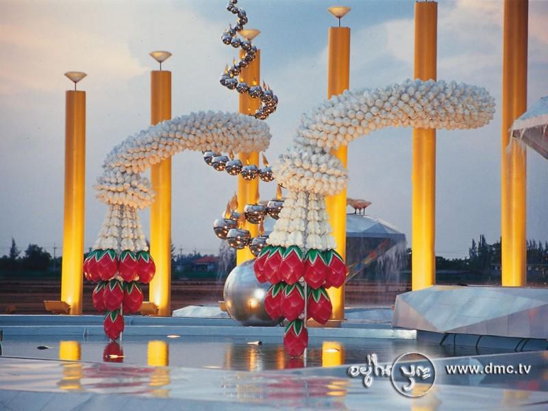 ภาพพื้นหลัง No.126:ภาพสวยงาม..ให้กำลังใจในการสร้างบารมี