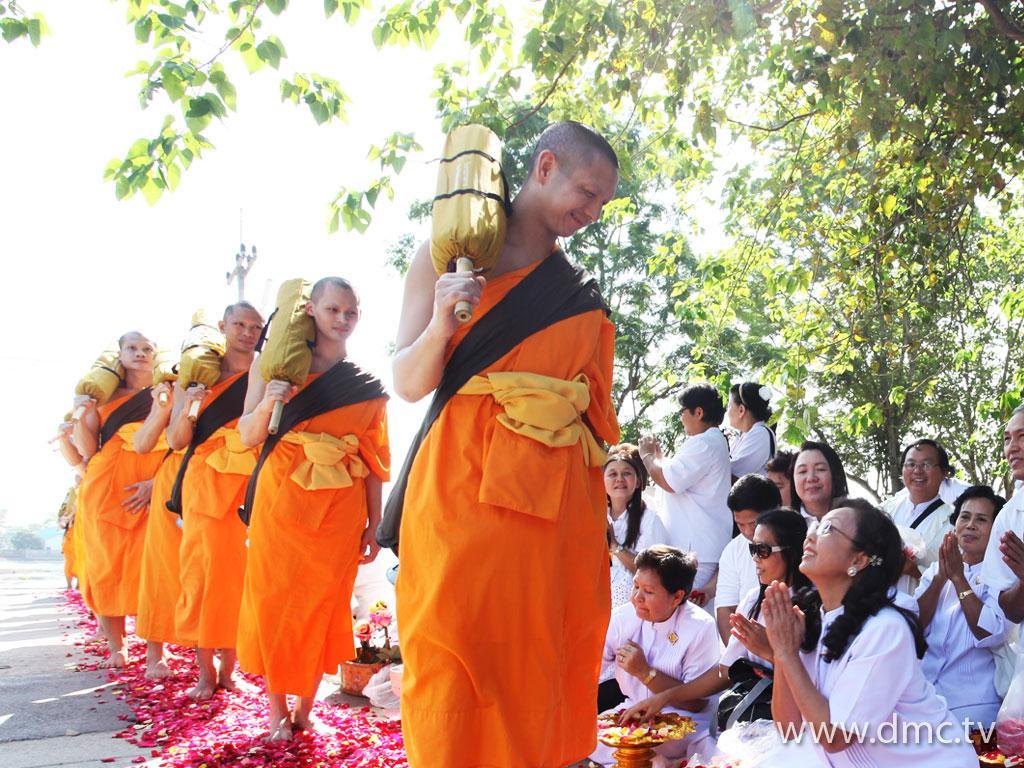 ภาพพื้นหลัง No.1785:ธุดงค์ธรรมชัย