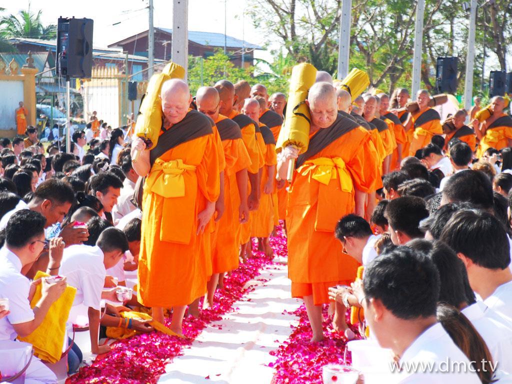 ภาพพื้นหลัง No.1800:ธุดงค์ธรรมชัย
