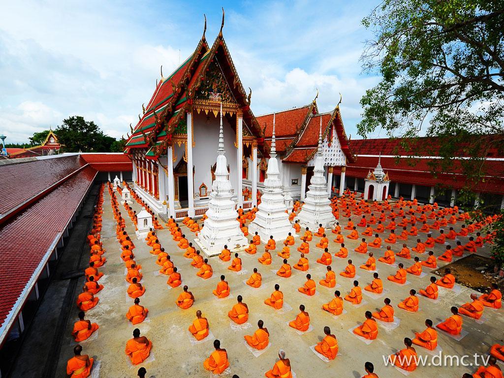 ภาพพื้นหลัง No.1801:ธุดงค์ธรรมชัย