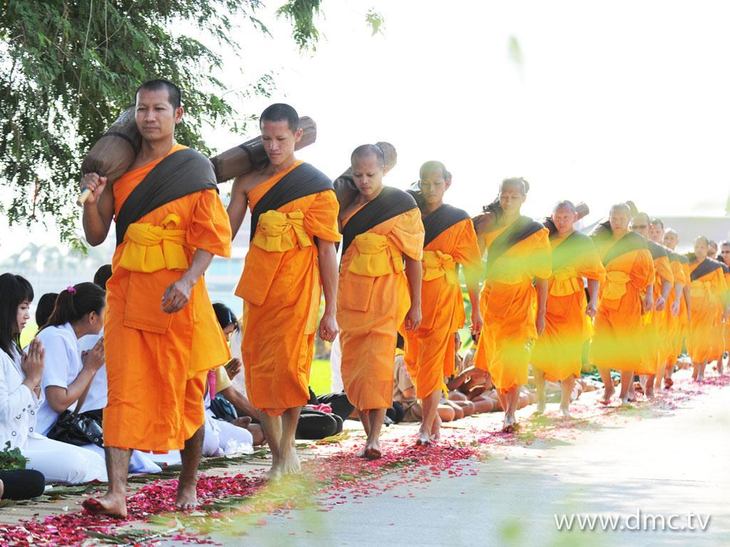 ภาพพื้นหลัง No.1803:ธุดงค์ธรรมชัย