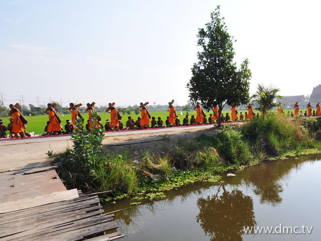 ภาพพื้นหลัง No.1804:ธุดงค์ธรรมชัย