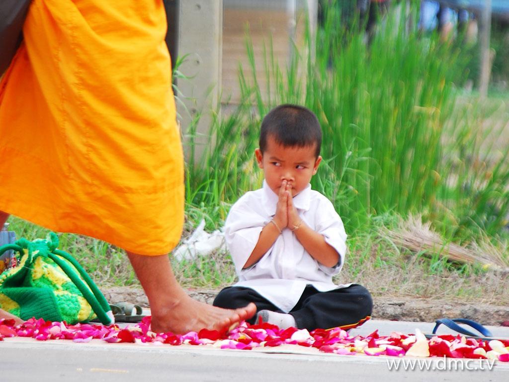 ภาพพื้นหลัง No.1807:ธุดงค์ธรรมชัย