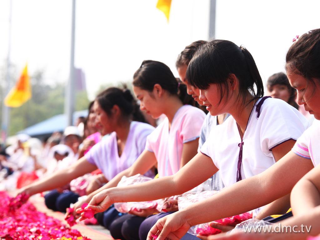 ภาพพื้นหลัง No.1826:ธุดงค์ธรรมชัย