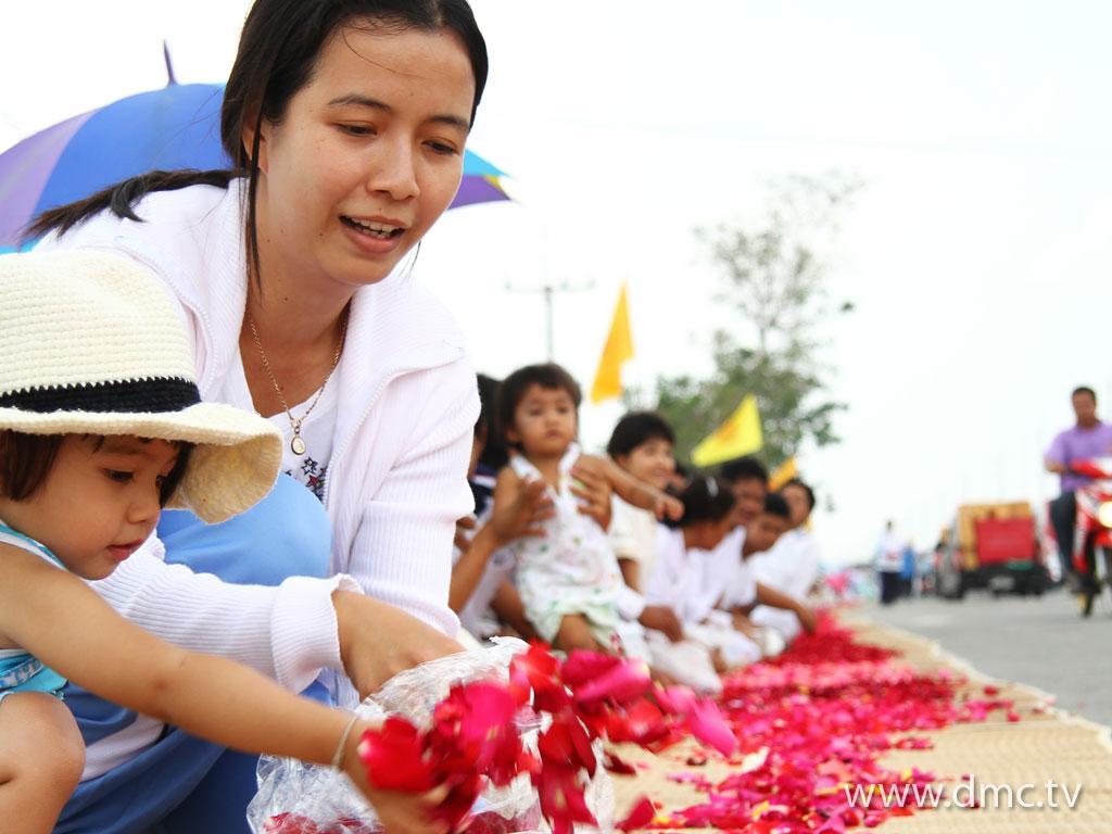 ภาพพื้นหลัง No.1827:ธุดงค์ธรรมชัย