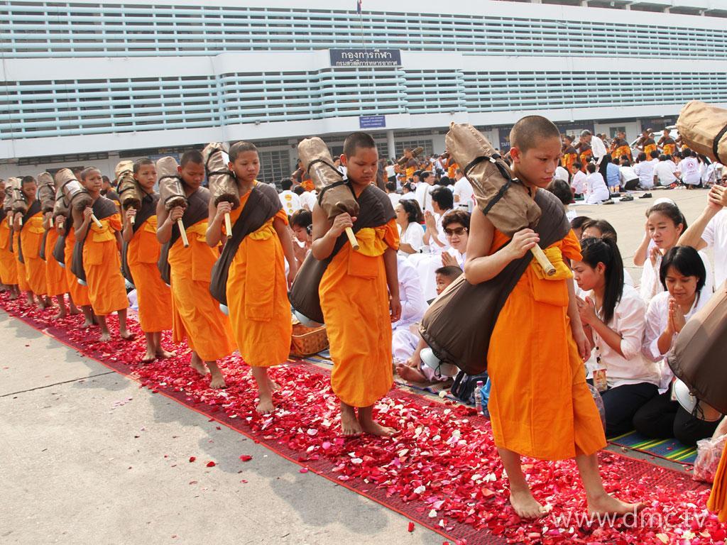 ภาพพื้นหลัง No.1895:ธุดงค์ธรรมชัย