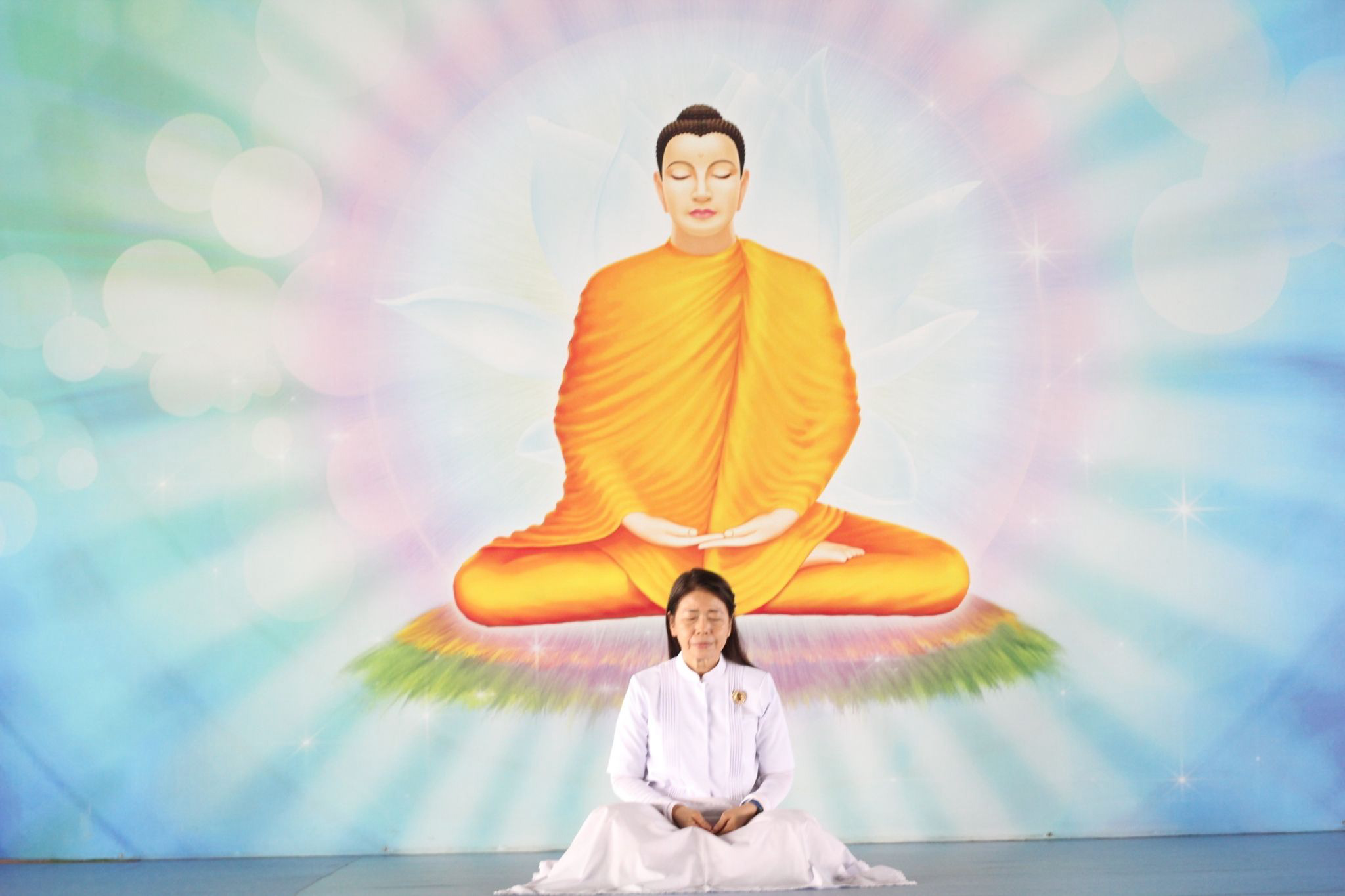 การทำสมาธิกับพระพุทธรูป