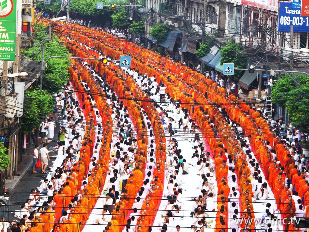 ภาพพื้นหลัง No.2062:ประมวลภาพตักบาตรพระทั่วไทย