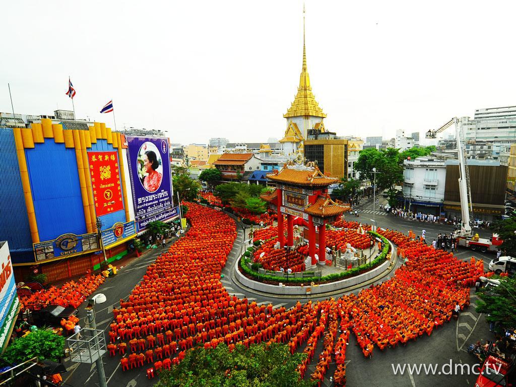 ภาพพื้นหลัง No.2064:ประมวลภาพตักบาตรพระทั่วไทย