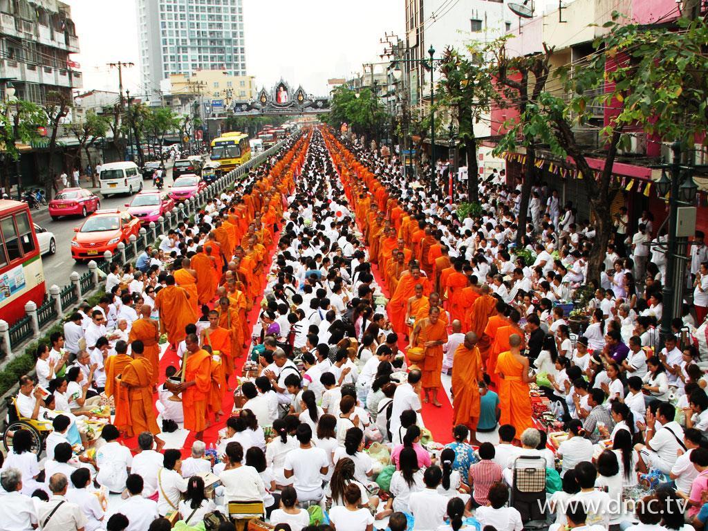 ภาพพื้นหลัง No.2073:ประมวลภาพตักบาตรพระทั่วไทย
