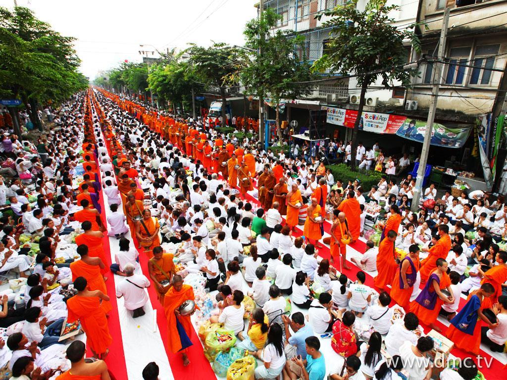 ภาพพื้นหลัง No.2078:ประมวลภาพตักบาตรพระทั่วไทย