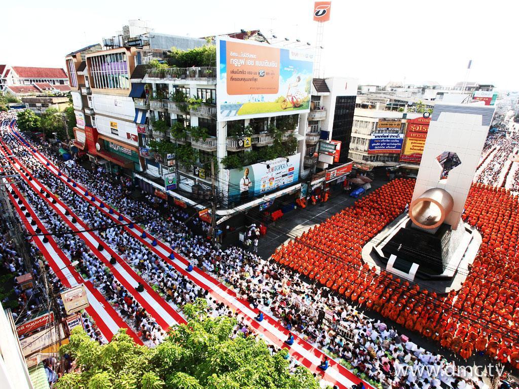 ภาพพื้นหลัง No.2087:ประมวลภาพตักบาตรพระทั่วไทย