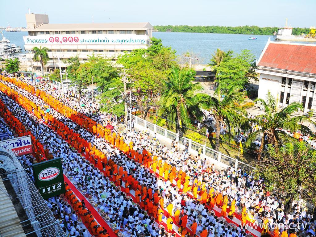 ภาพพื้นหลัง No.2092:ประมวลภาพตักบาตรพระทั่วไทย