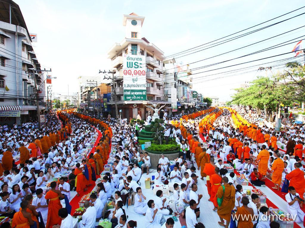 ภาพพื้นหลัง No.2094:ประมวลภาพตักบาตรพระทั่วไทย