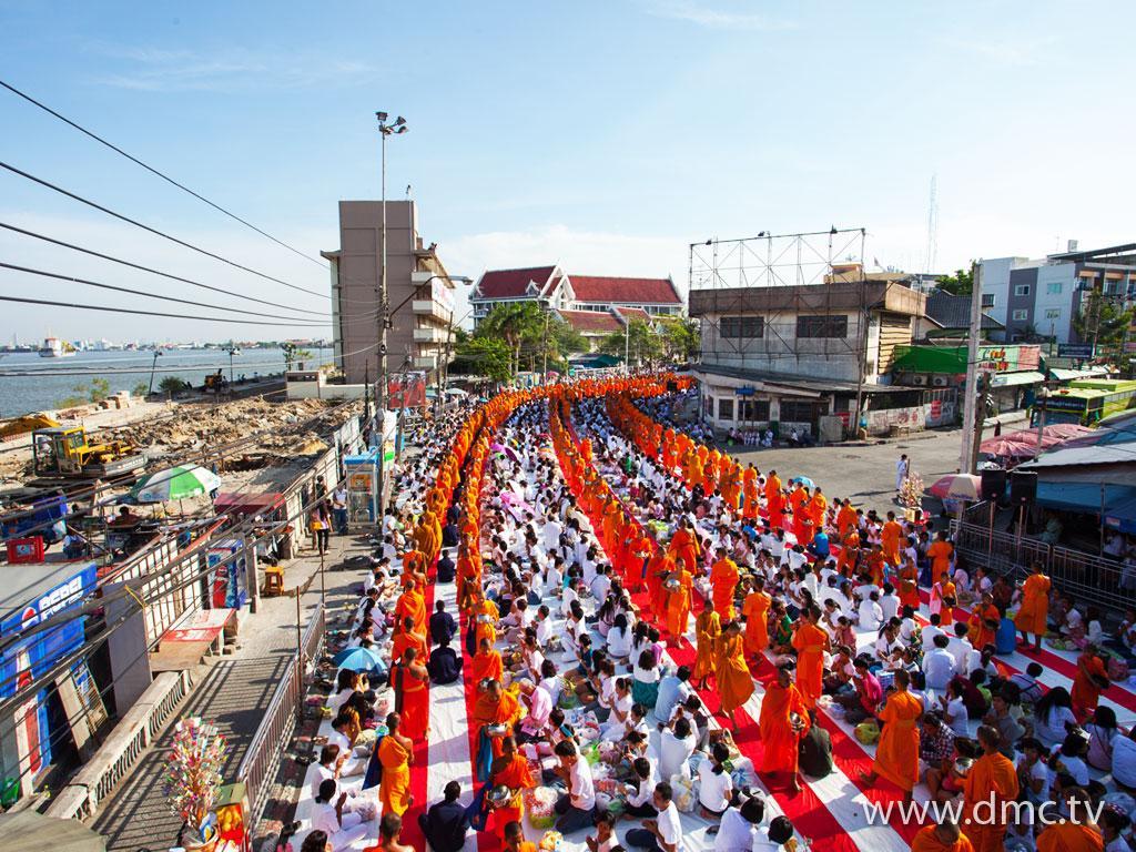 ภาพพื้นหลัง No.2098:ประมวลภาพตักบาตรพระทั่วไทย