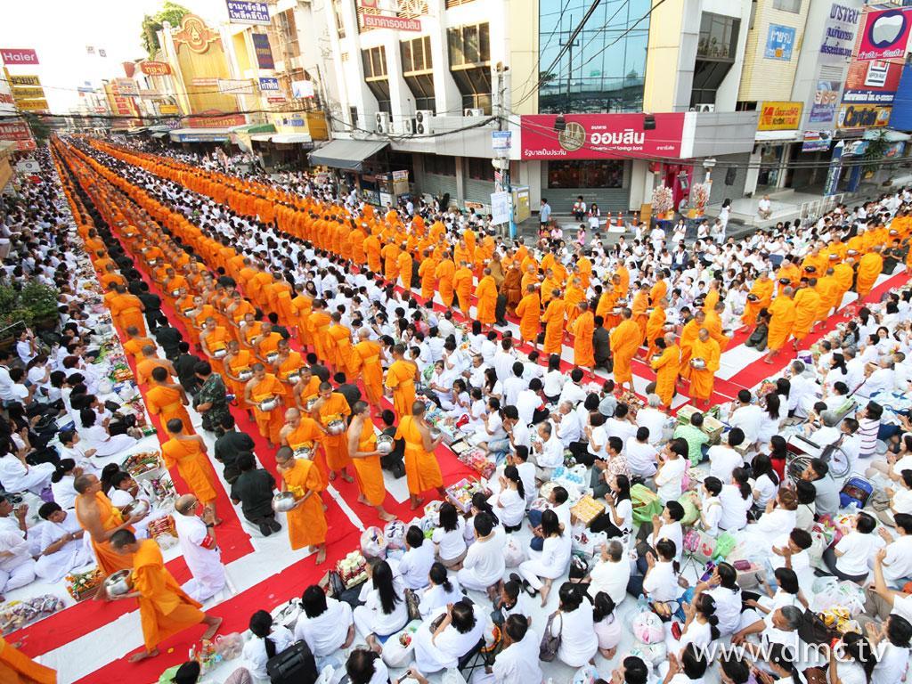 ภาพพื้นหลัง No.2121:ประมวลภาพตักบาตรพระทั่วไทย