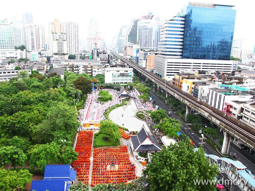 ภาพพื้นหลัง No.2142:ประมวลภาพตักบาตรพระทั่วไทย