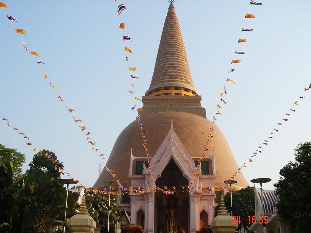 ภาพพื้นหลัง No.2457:รวมภาพศาสนสถานที่ทรงคุณค่าและงดงาม