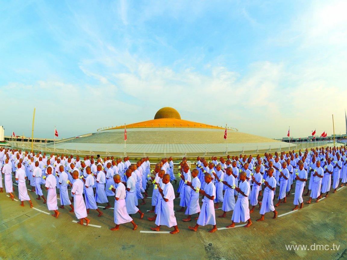 ภาพพื้นหลัง No.355:บวชพระแสนรูปเข้าพรรษา