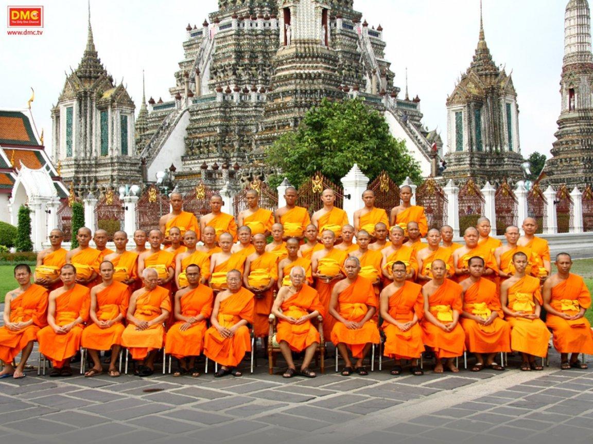ภาพพื้นหลัง No.395:บวชพระแสนรูปเข้าพรรษา