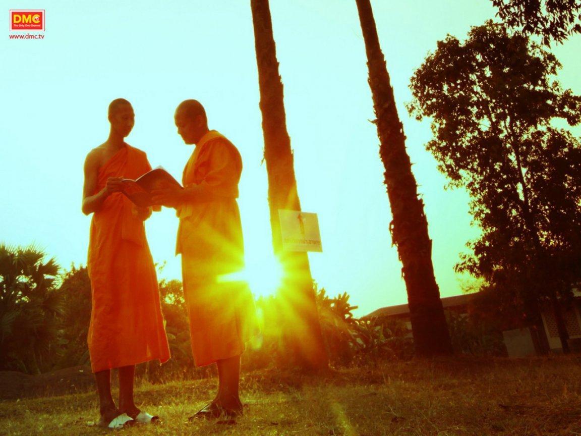 ภาพพื้นหลัง No.405:บวชพระแสนรูปเข้าพรรษา
