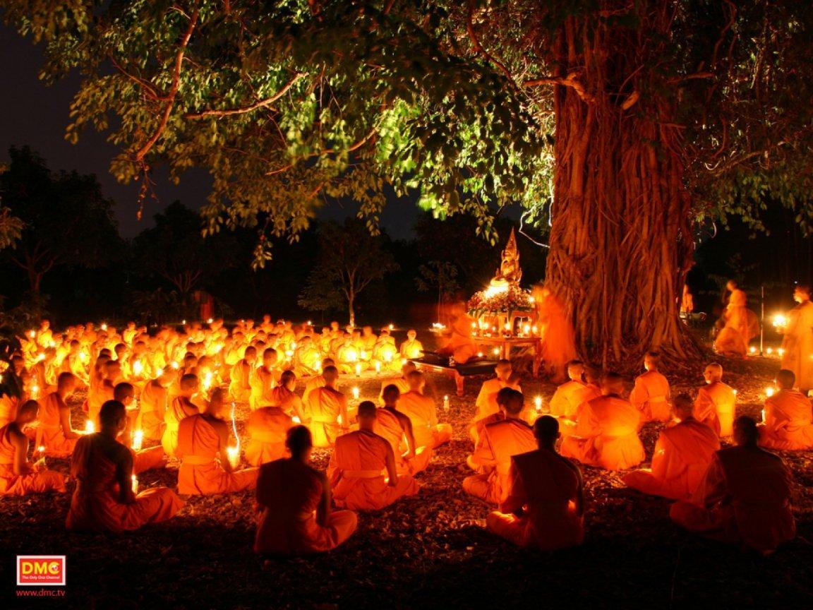ภาพพื้นหลัง No.409:บวชพระแสนรูปเข้าพรรษา