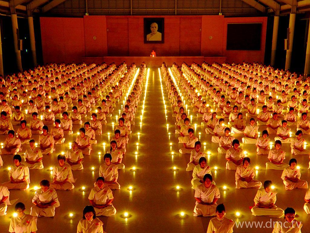ภาพพื้นหลัง No.563:อุบาสิกาแก้ว 1 ล้านคน ธ.ค.53